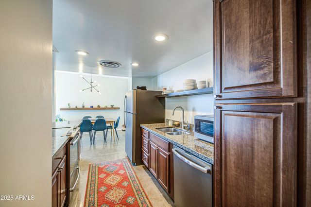 207 W CLARENDON Avenue B20, Phoenix, AZ 85013