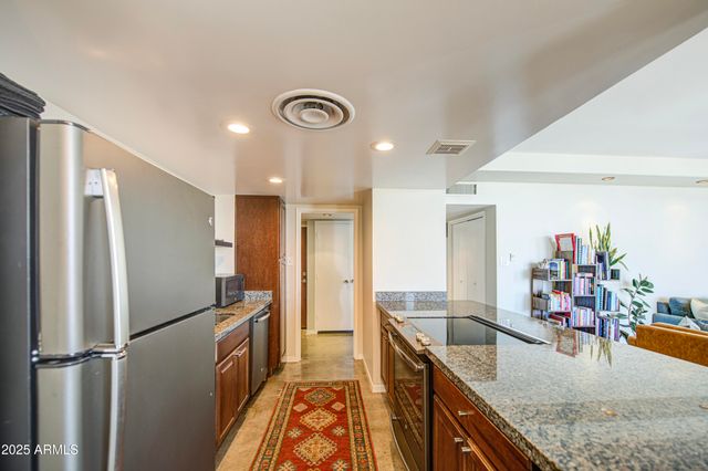 207 W CLARENDON Avenue B20, Phoenix, AZ 85013