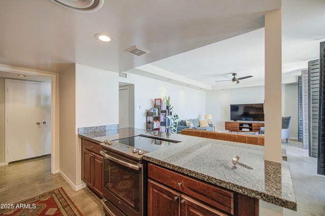 207 W CLARENDON Avenue B20, Phoenix, AZ 85013