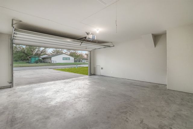 1208 Bluff View Drive, Hutchins, TX 75141