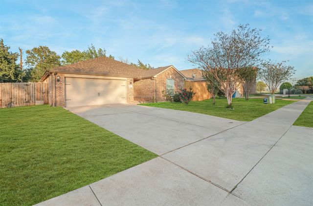 1208 Bluff View Drive, Hutchins, TX 75141