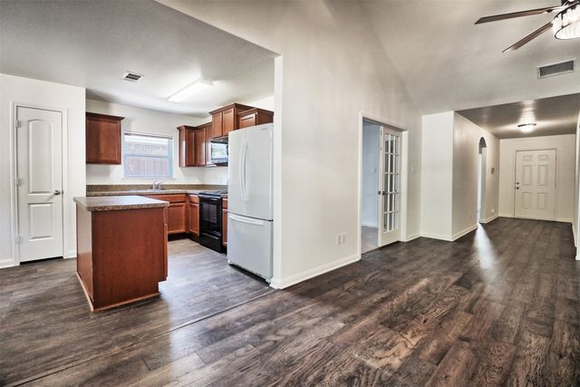 1208 Bluff View Drive, Hutchins, TX 75141