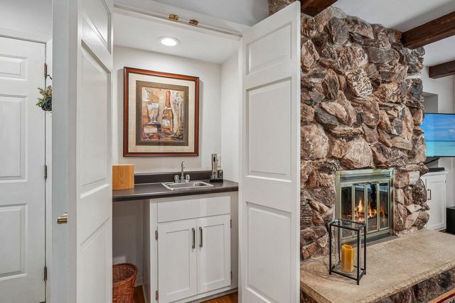 N93W5780 Dorchester DRIVE, Cedarburg, WI 53012
