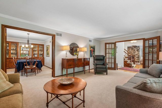 N93W5780 Dorchester DRIVE, Cedarburg, WI 53012