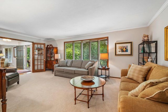 N93W5780 Dorchester DRIVE, Cedarburg, WI 53012