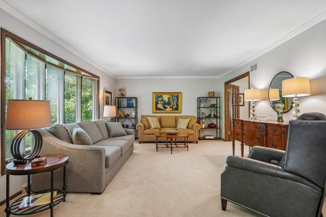 N93W5780 Dorchester DRIVE, Cedarburg, WI 53012