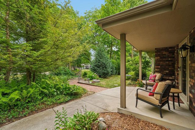 N93W5780 Dorchester DRIVE, Cedarburg, WI 53012