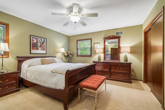 N93W5780 Dorchester DRIVE, Cedarburg, WI 53012