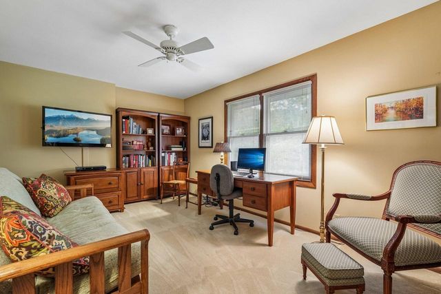 N93W5780 Dorchester DRIVE, Cedarburg, WI 53012
