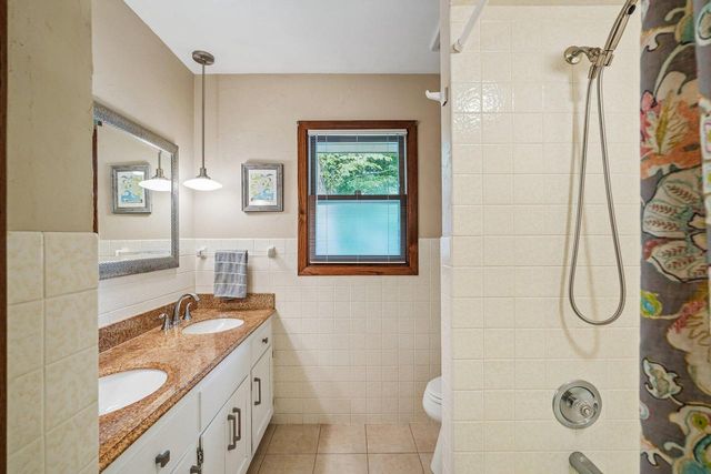 N93W5780 Dorchester DRIVE, Cedarburg, WI 53012