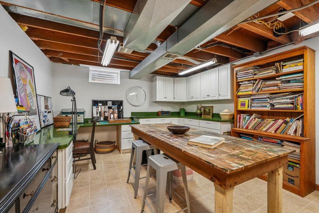 N93W5780 Dorchester DRIVE, Cedarburg, WI 53012