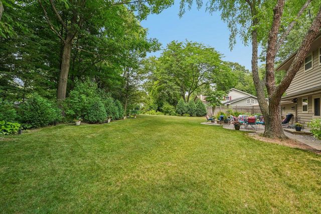 N93W5780 Dorchester DRIVE, Cedarburg, WI 53012