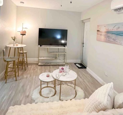 950 NE 127th St 1, North Miami, FL 33161
