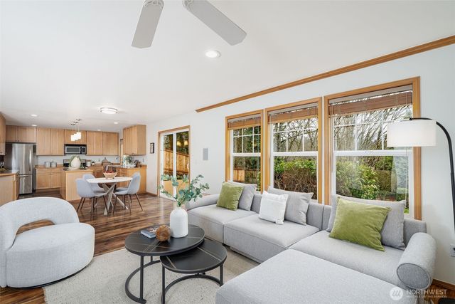 261 Blaine Drive SE, Renton, WA 98056