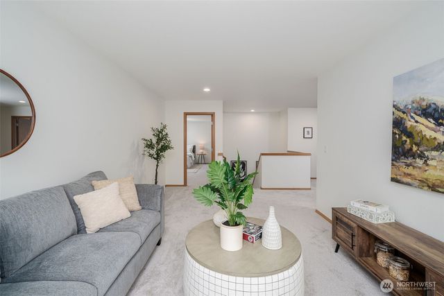 261 Blaine Drive SE, Renton, WA 98056