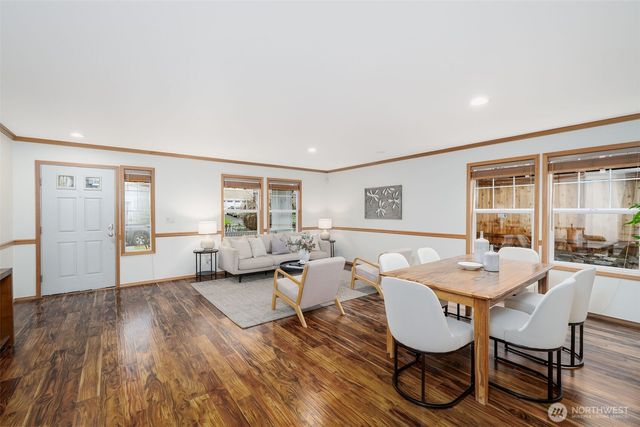 261 Blaine Drive SE, Renton, WA 98056