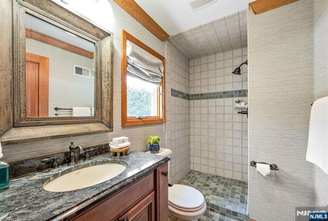 411 Snyder Road, Wyckoff, NJ 07481
