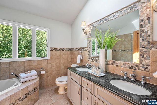 411 Snyder Road, Wyckoff, NJ 07481