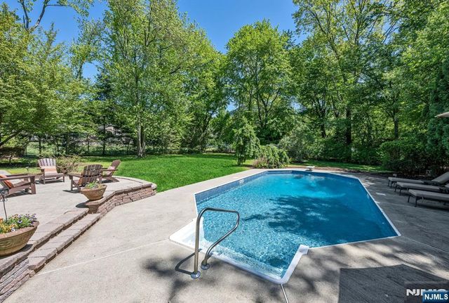 411 Snyder Road, Wyckoff, NJ 07481