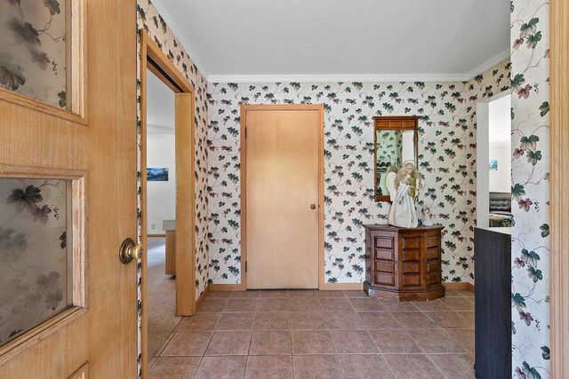 244 E PULASKI STREET, Pulaski, WI 54162