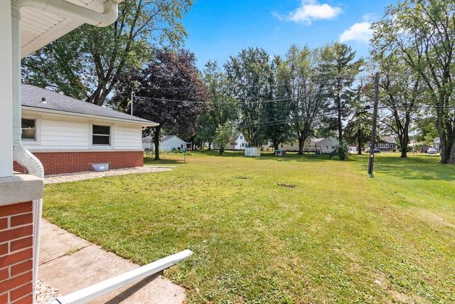 244 E PULASKI STREET, Pulaski, WI 54162
