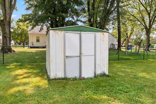 244 E PULASKI STREET, Pulaski, WI 54162