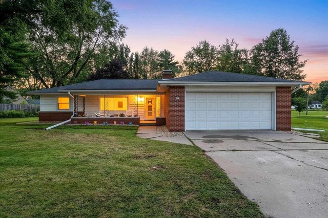 244 E PULASKI STREET, Pulaski, WI 54162