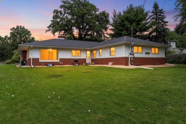 244 E PULASKI STREET, Pulaski, WI 54162