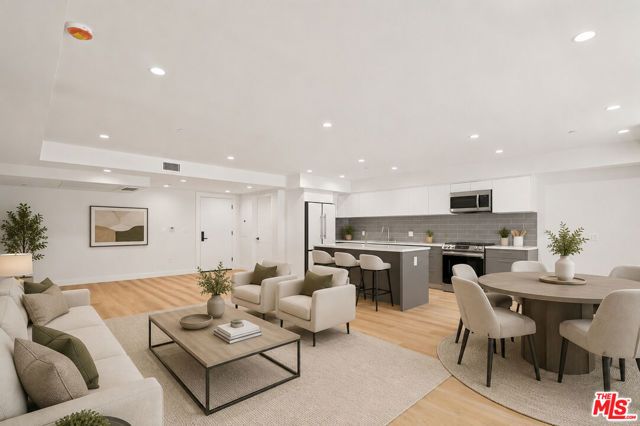1434 N Poinsettia Place 305, Los Angeles, CA 90046