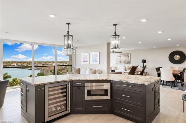 4031 Gulf Shore BLVD N 7D, Naples, FL 34103