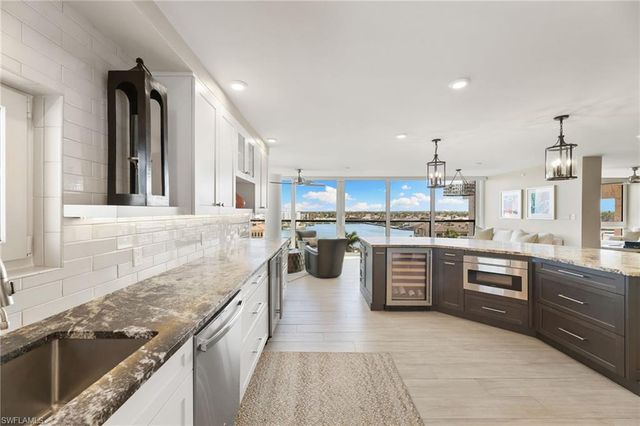 4031 Gulf Shore BLVD N 7D, Naples, FL 34103