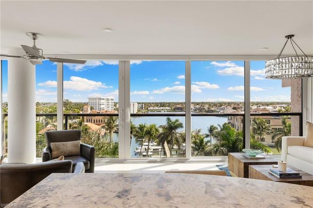 4031 Gulf Shore BLVD N 7D, Naples, FL 34103