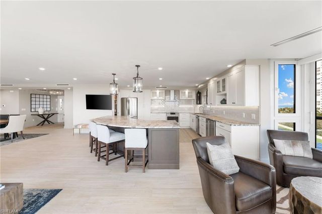 4031 Gulf Shore BLVD N 7D, Naples, FL 34103