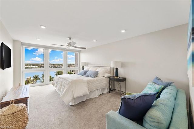 4031 Gulf Shore BLVD N 7D, Naples, FL 34103