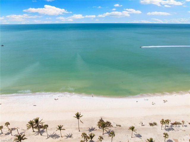 4031 Gulf Shore BLVD N 7D, Naples, FL 34103