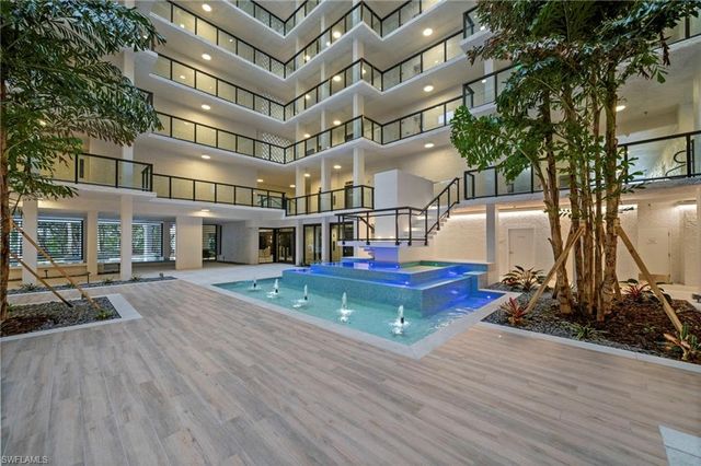 4031 Gulf Shore BLVD N 7D, Naples, FL 34103