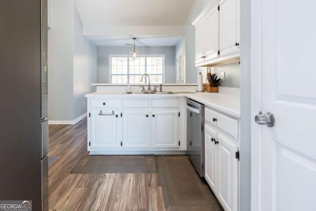 727 Eight Point Court, Suwanee, GA 30024