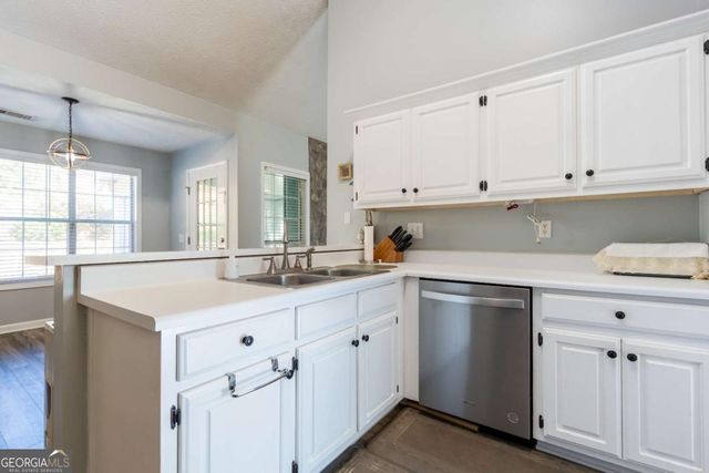 727 Eight Point Court, Suwanee, GA 30024
