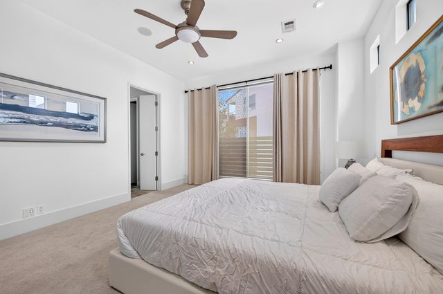 381 E Greenbriar Lane 304, Dallas, TX 75203