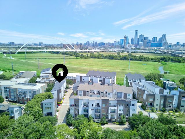 381 E Greenbriar Lane 304, Dallas, TX 75203