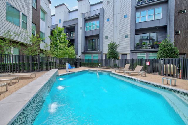 381 E Greenbriar Lane 304, Dallas, TX 75203