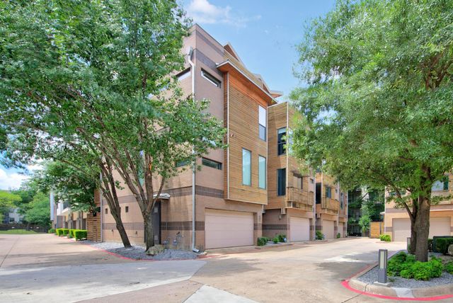 381 E Greenbriar Lane 304, Dallas, TX 75203