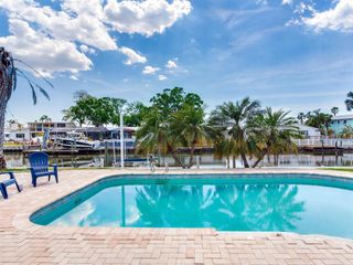 8722 HICKORYWOOD LANE, Tampa, FL 33615