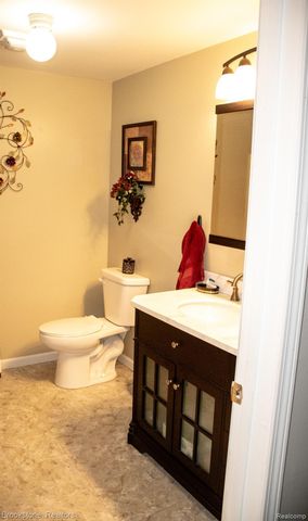 5022 Belsay Road, Grand Blanc, MI 48439