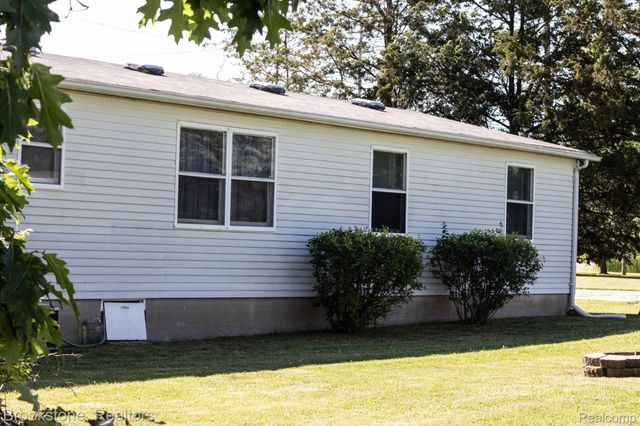 5022 Belsay Road, Grand Blanc, MI 48439