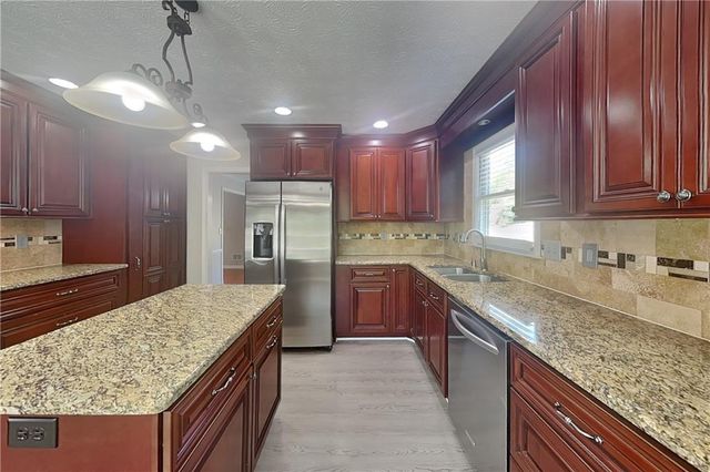 11195 Surrey Park Trail, Duluth, GA 30097