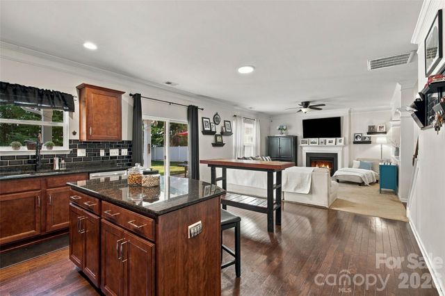 7337 Adirondack Drive, Denver, NC 28037