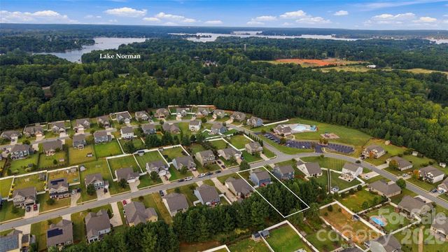 7337 Adirondack Drive, Denver, NC 28037