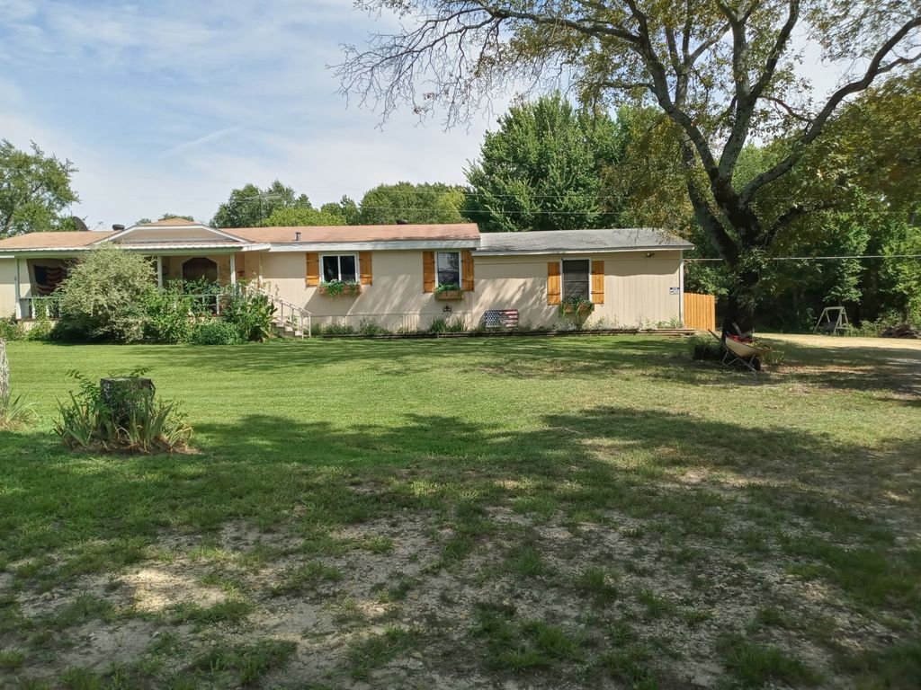 842 Vz County Road 4414, Canton, TX 75103