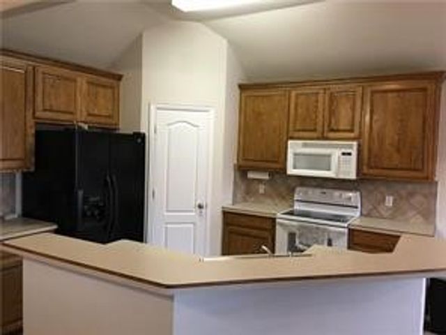 9032 Winding River Drive, Fort Worth, TX 76118